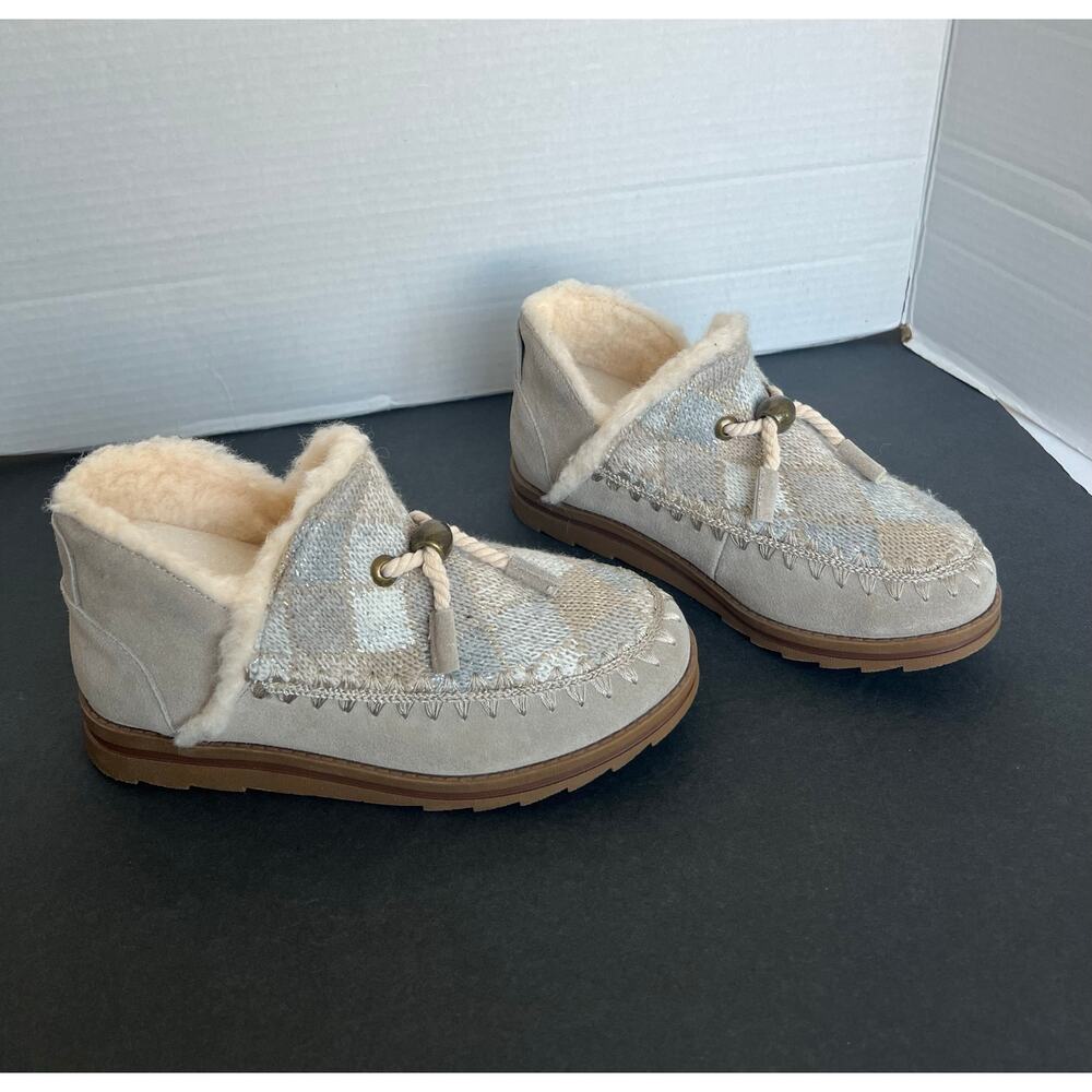 Muk Luks Ziggy Slippers Women 7 Beige Excellent Suede Faux Fur Lined - Picture 2 of 11